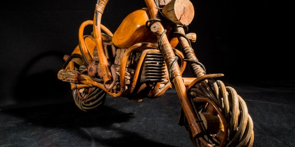 wooden-motorcycle-253555_1920